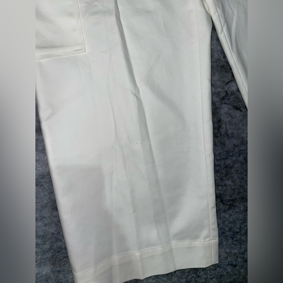 Cropped - Picture 5 of 7